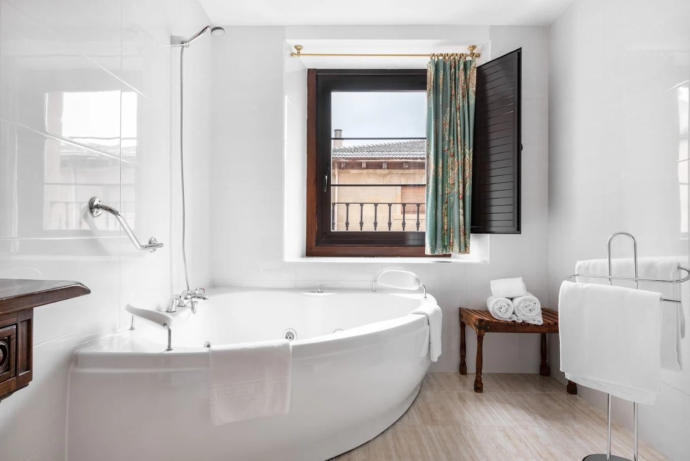 Eurostars Los Agustinos, habitación con jacuzzi privado