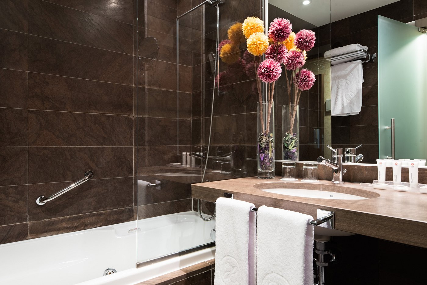 Exe Ágora Cáceres, habitación con jacuzzi privado