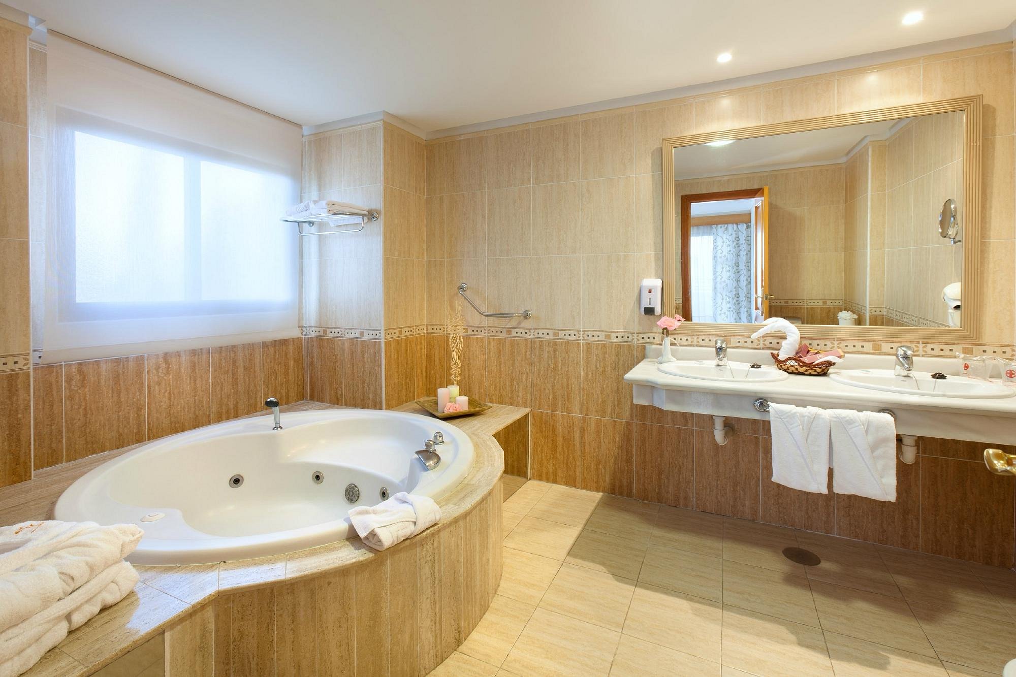 GF Fanabe, habitación con jacuzzi privado