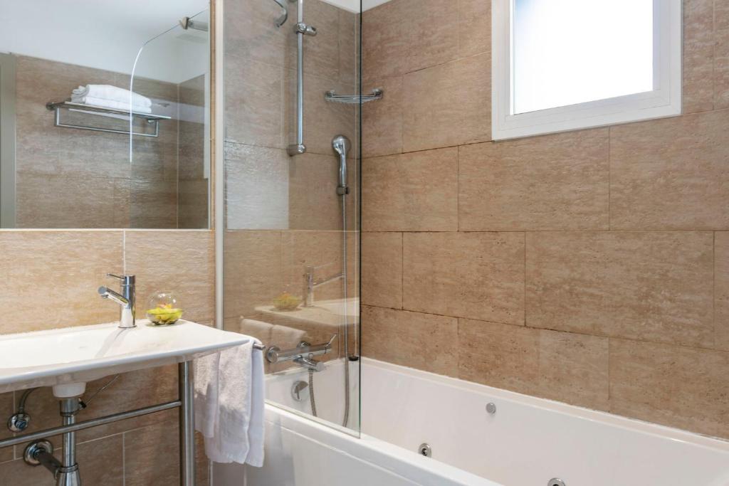 Globales Acis & Galatea, habitación con jacuzzi privado