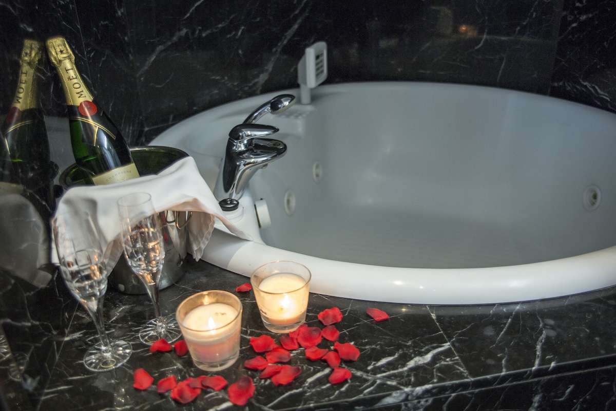 Gran Hotel, habitación con jacuzzi privado