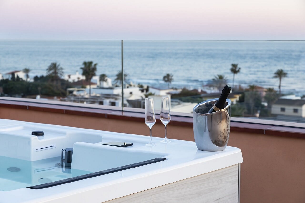 Gran Marbella Resort & Beach Club, habitación con jacuzzi privado