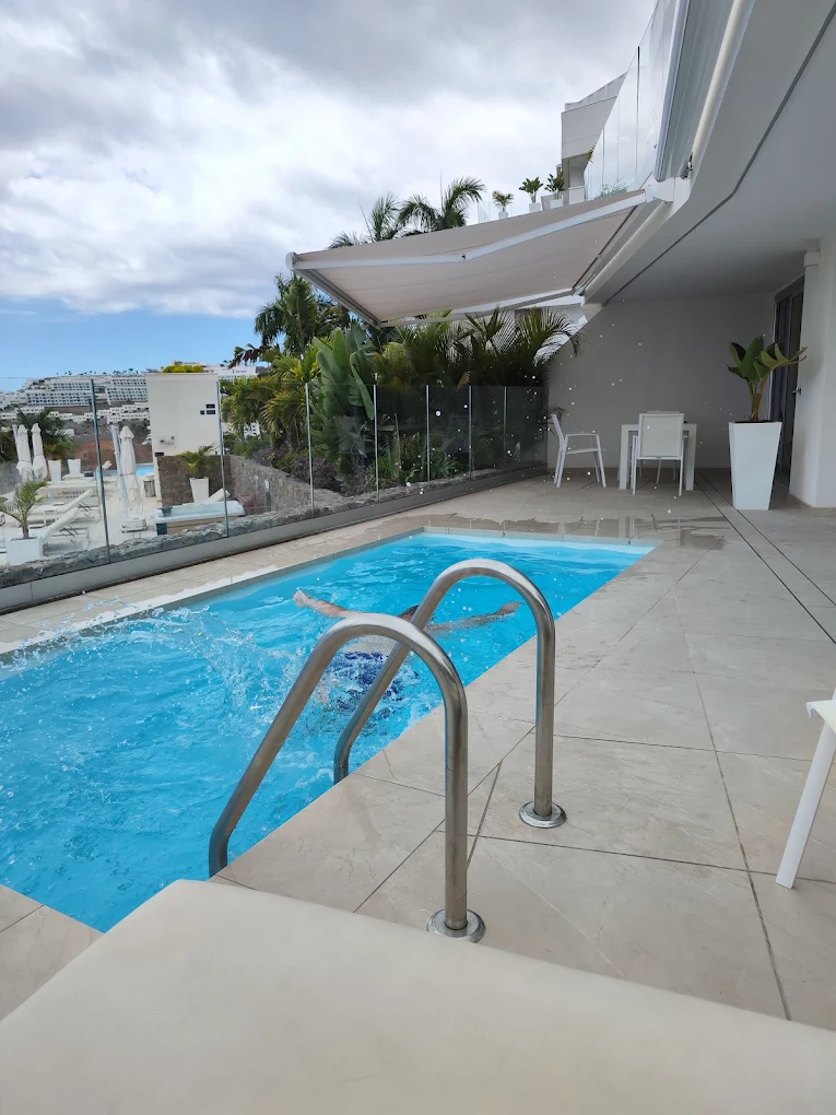 Grand Horizon Luxury Boutique Apartments, habitación con jacuzzi privado