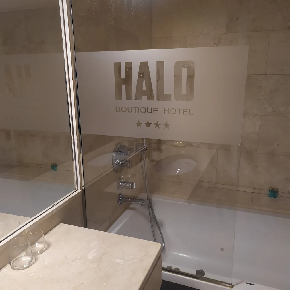 Halo Boutique Hotel, habitación con jacuzzi privado