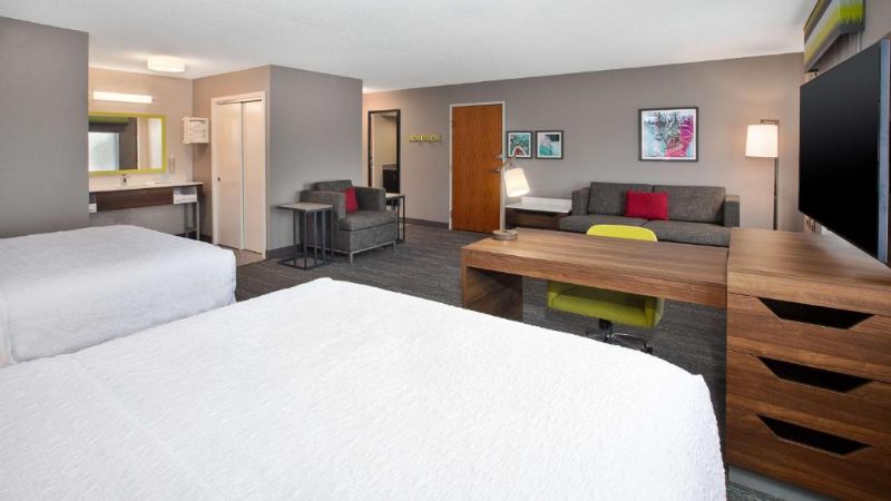 Hampton Inn Detroit/Utica – Shelby Township, room with private jacuzzi, photo 4