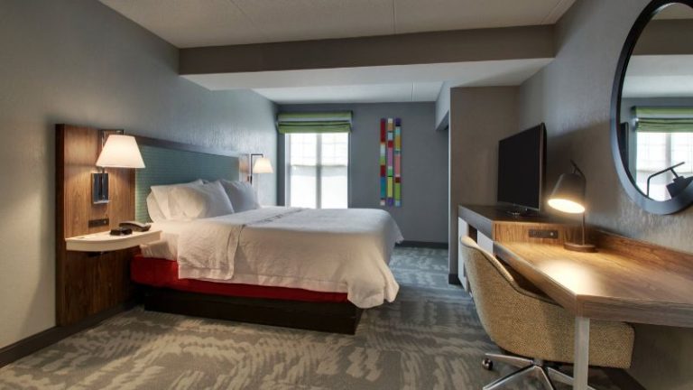 Hampton Inn & Suites Chicago/Aurora