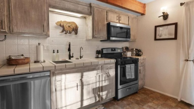 Hillcrest HappyNest