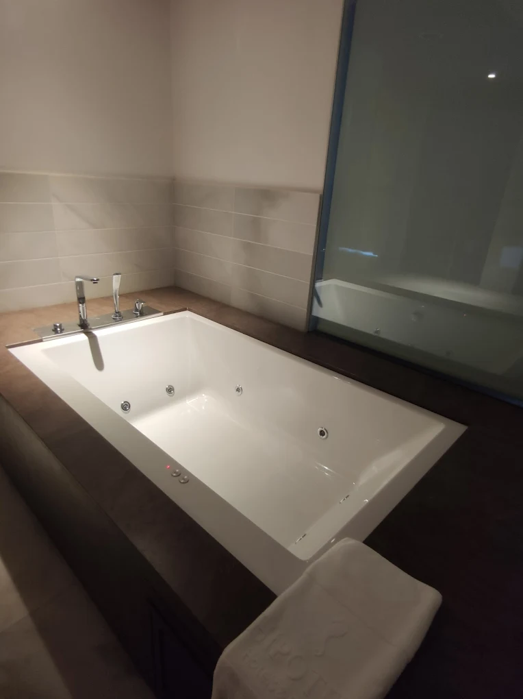 Hipotels Gran Conil & Spa, habitación con jacuzzi privado