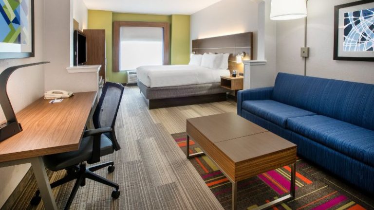 Holiday Inn Express Hotel & Suites Dallas