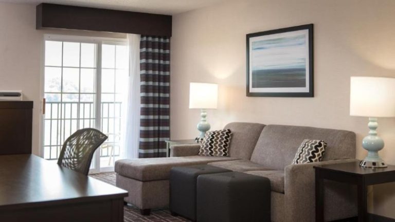 Holiday Inn Express Le Claire Riverfront-Davenport, an IHG hotel