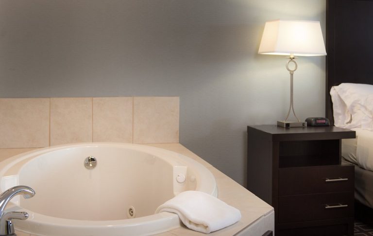 Holiday Inn Express Le Claire Riverfront-Davenport, an IHG hotel