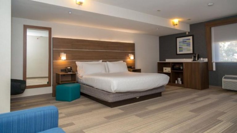 Holiday Inn Express San Diego Airport-Old Town by IHG