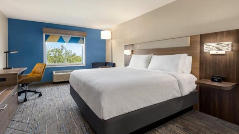 Holiday Inn Express & Suites Albany Airport Area – Latham, an IHG Hotel
