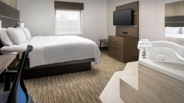 Holiday Inn Express & Suites Annapolis, an IHG Hotel
