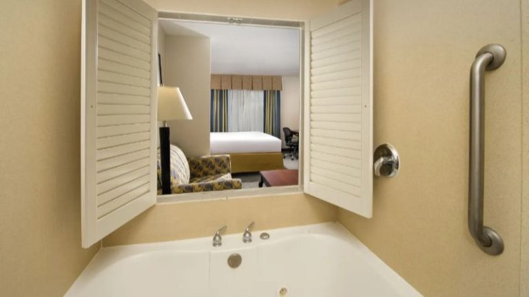 Holiday Inn Express & Suites Annapolis, an IHG Hotel
