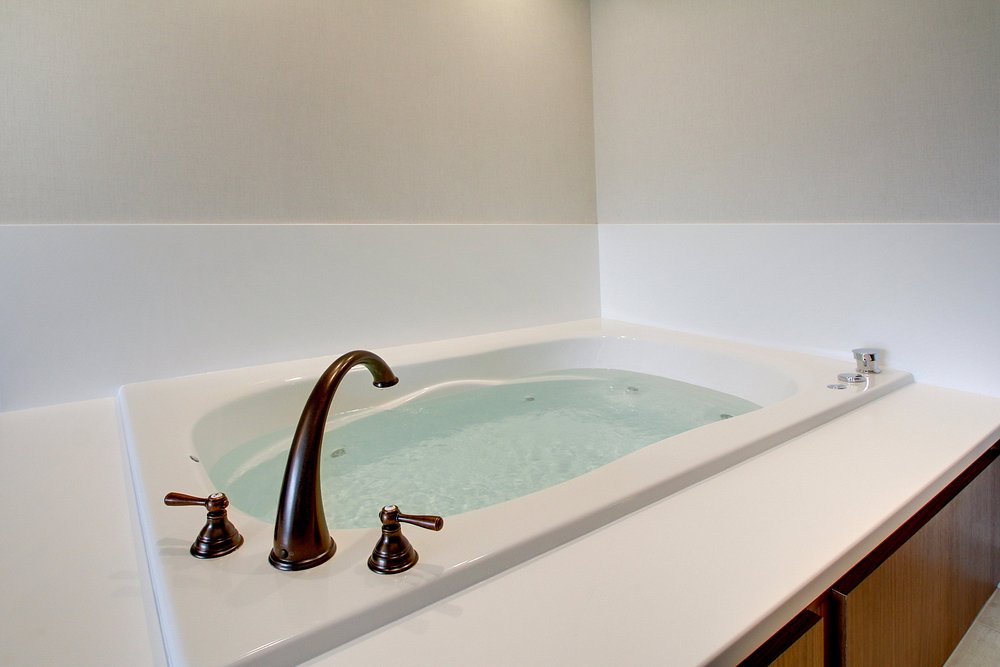 Holiday Inn Express & Suites Aurora – Naperville By IHG