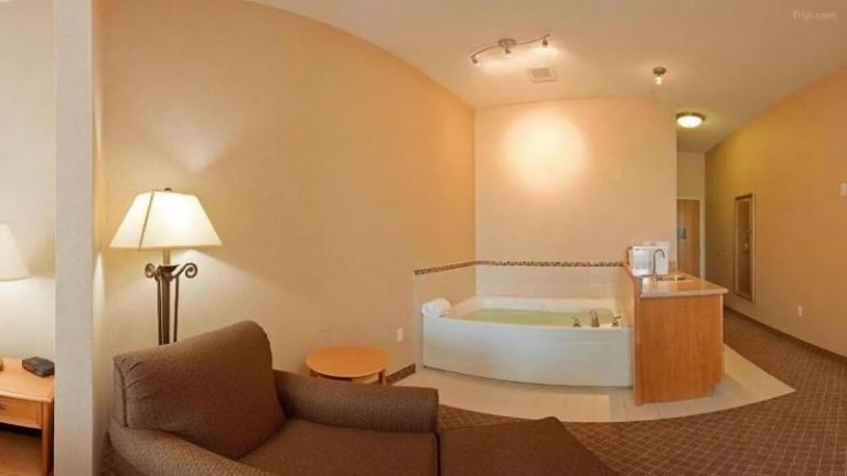 Holiday Inn Express & Suites Chesterfield – Selfridge Area By IHG