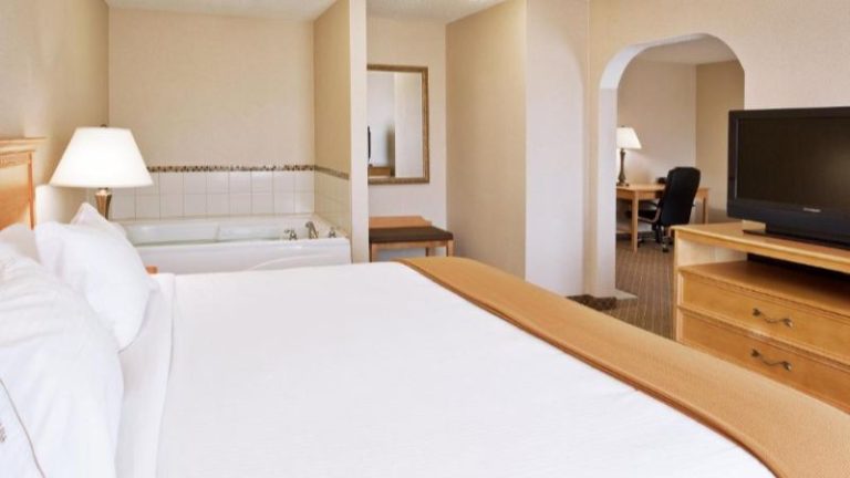 Holiday Inn Express & Suites Chesterfield – Selfridge Area By IHG