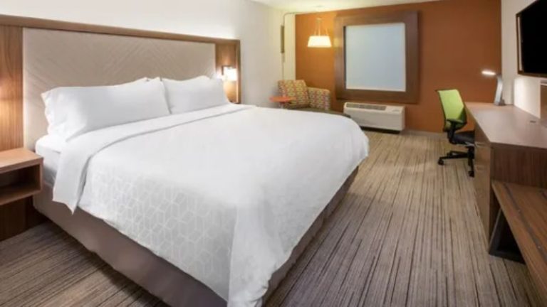 Holiday Inn Express & Suites Dallas South – Desoto By Ihg