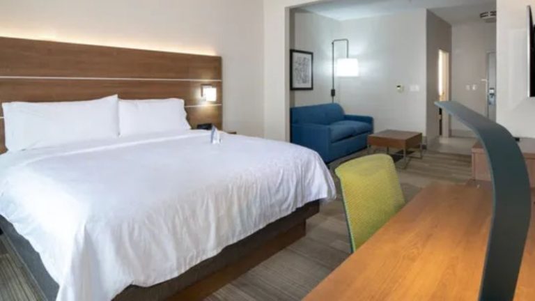 Holiday Inn Express & Suites Dallas South – Desoto By Ihg