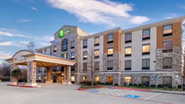 Holiday Inn Express & Suites Dallas South – Desoto By Ihg