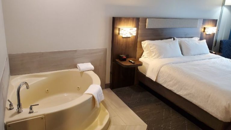Holiday Inn Express & Suites Donegal, an IHG hotel