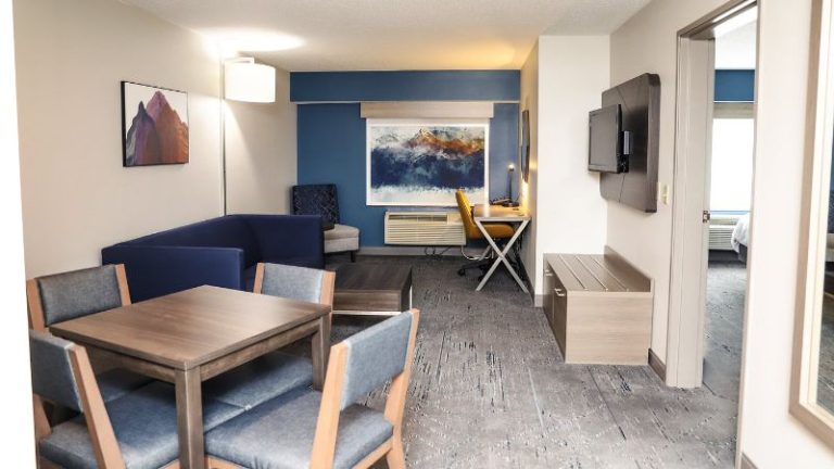 Holiday Inn Express & Suites Donegal, an IHG hotel