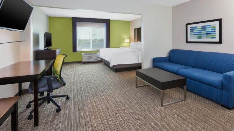 Holiday Inn Express & Suites Effingham