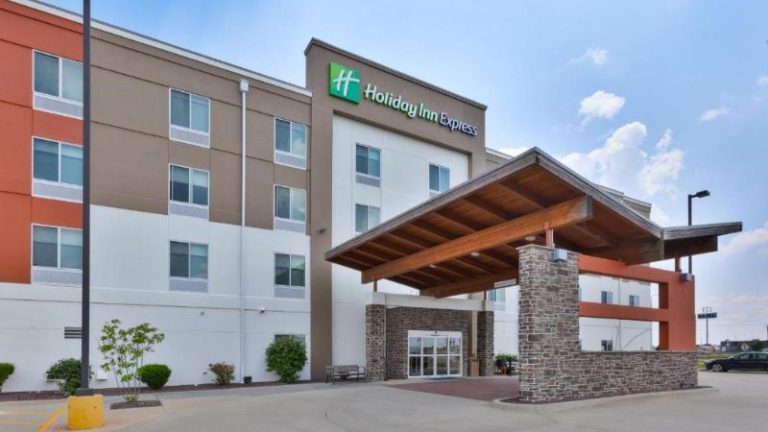 Holiday Inn Express & Suites Effingham