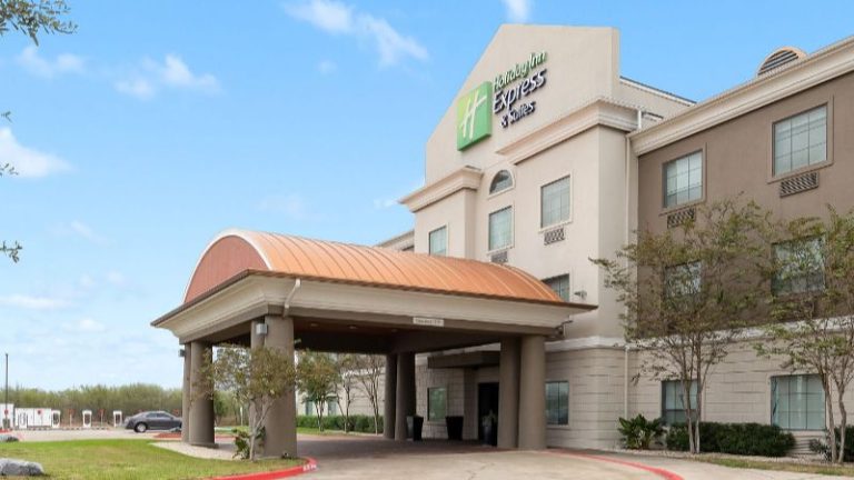 Holiday Inn Express & Suites Kingsville, an IHG hotel