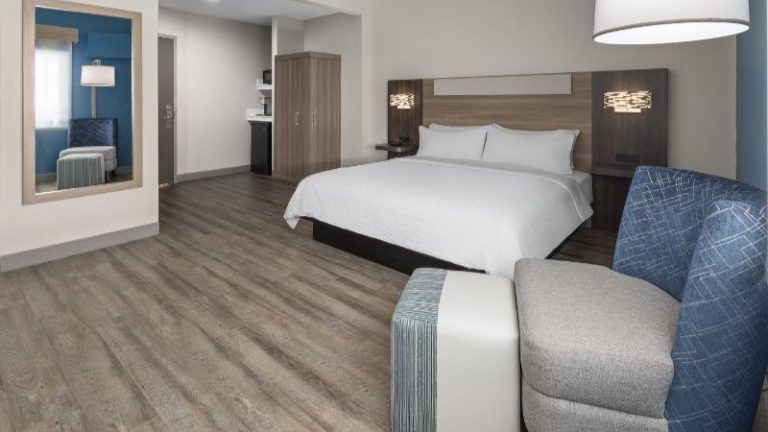 Holiday Inn Express & Suites Leesburg – Historic District