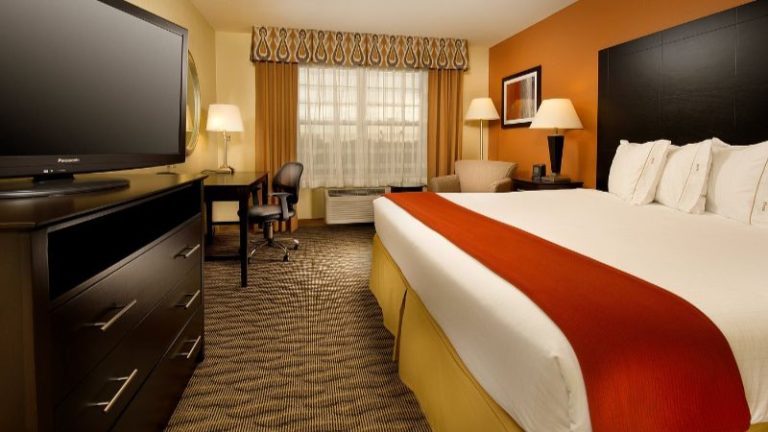 Holiday Inn Express & Suites Manassas by IHG