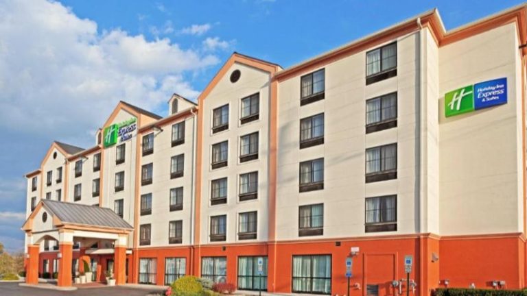 Holiday Inn Express & Suites Meadowlands Area, an IHG hotel