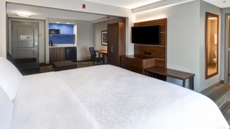 Holiday Inn Express & Suites Schererville