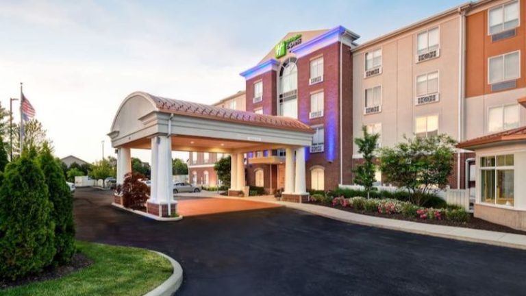 Holiday Inn Express & Suites Schererville