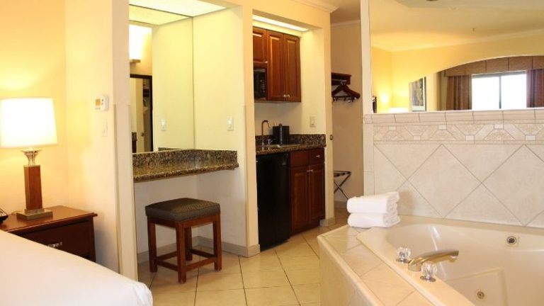 Holiday Inn Express & Suites Tucson Mall, an IHG hotel