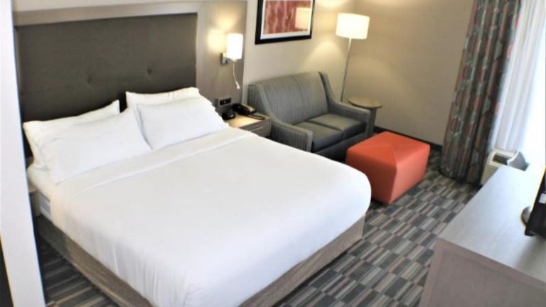 Holiday Inn Express Woodstock-Shenandoah Valley, an IHG Hotel