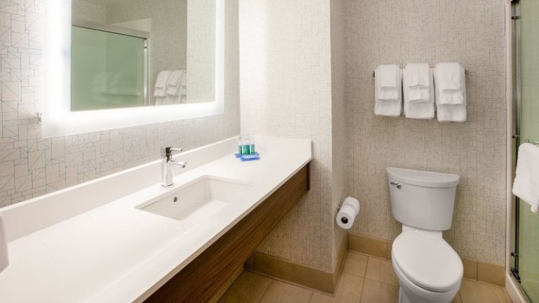 Holiday Inn Express & Suites Manassas by IHG