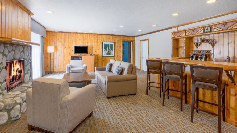 Holiday Inn Resort the Lodge at Big Bear Lake, an IHG Hotel