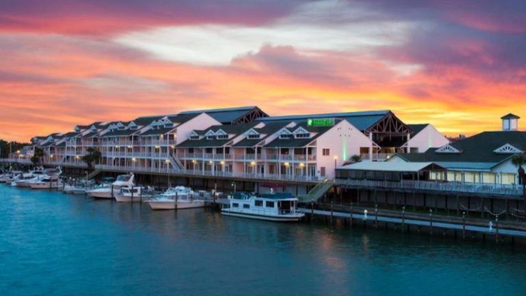 Holiday Inn & Suites Clearwater Beach S-Harbourside by IHG