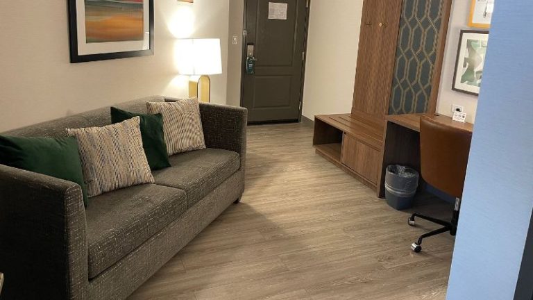 Holiday Inn & Suites Chicago Northwest – Elgin By IHG