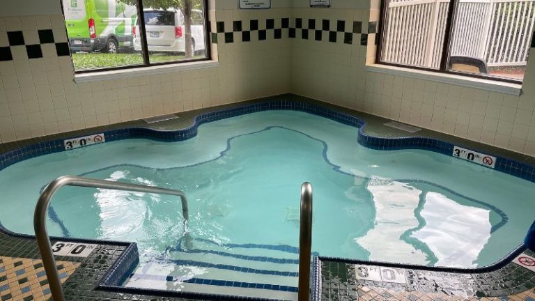 Holiday Inn & Suites Chicago Northwest – Elgin By IHG