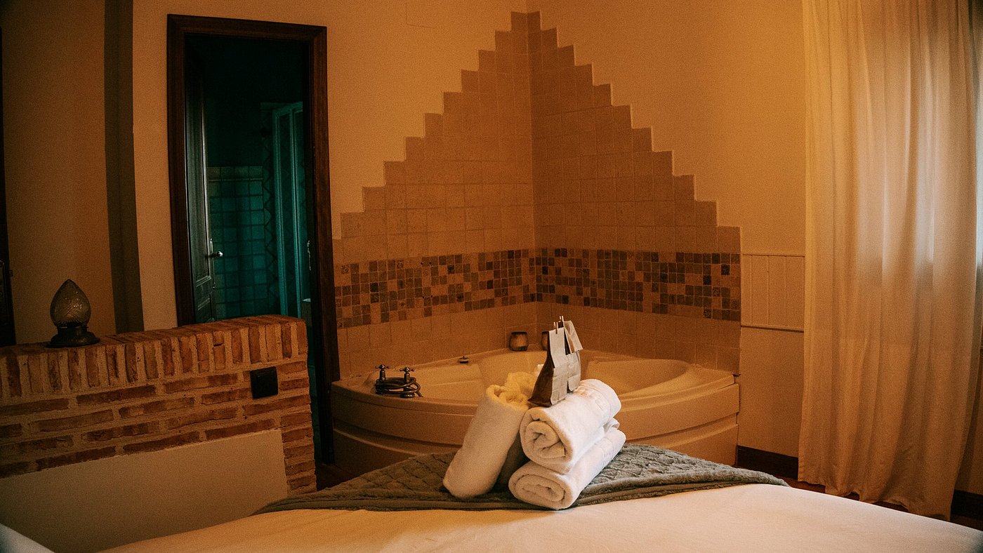 Hospedería Ballesteros, habitación con jacuzzi privado