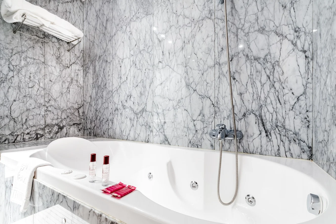 Hospedería Pax, habitación con jacuzzi privado