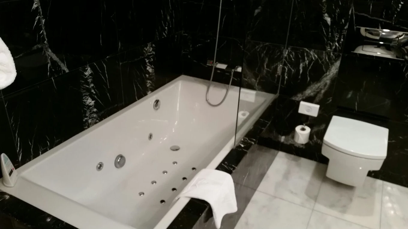 Hostal de La Gavina, habitación con jacuzzi privado