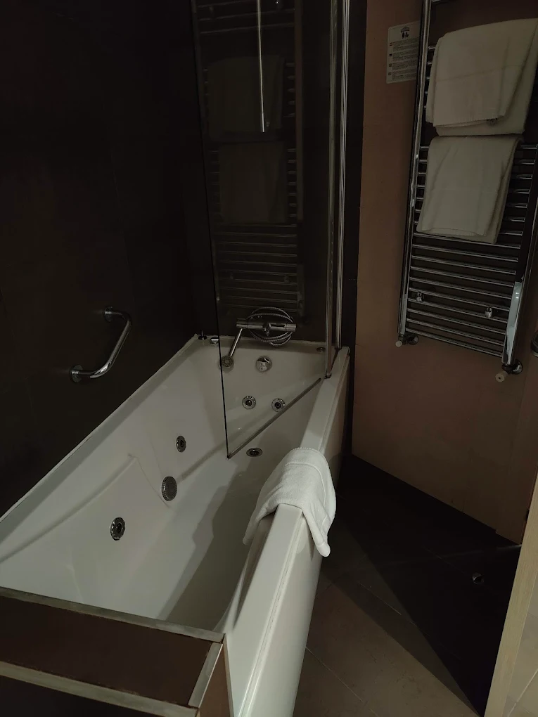 Hotel Asturias, habitación con jacuzzi privado