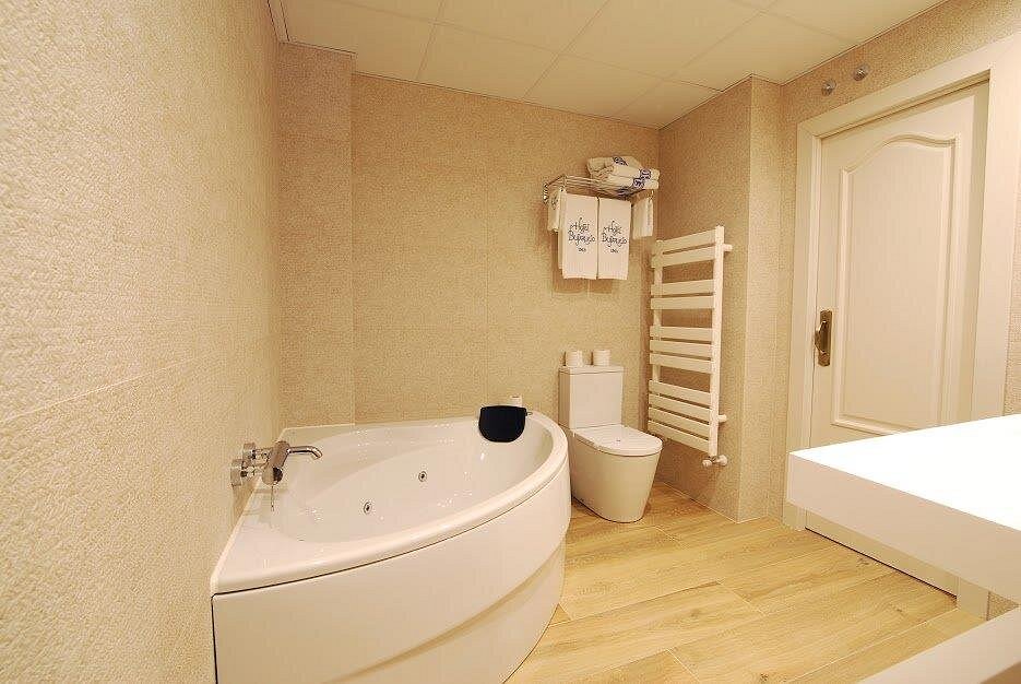 Hotel Bujaruelo, habitación con jacuzzi privado