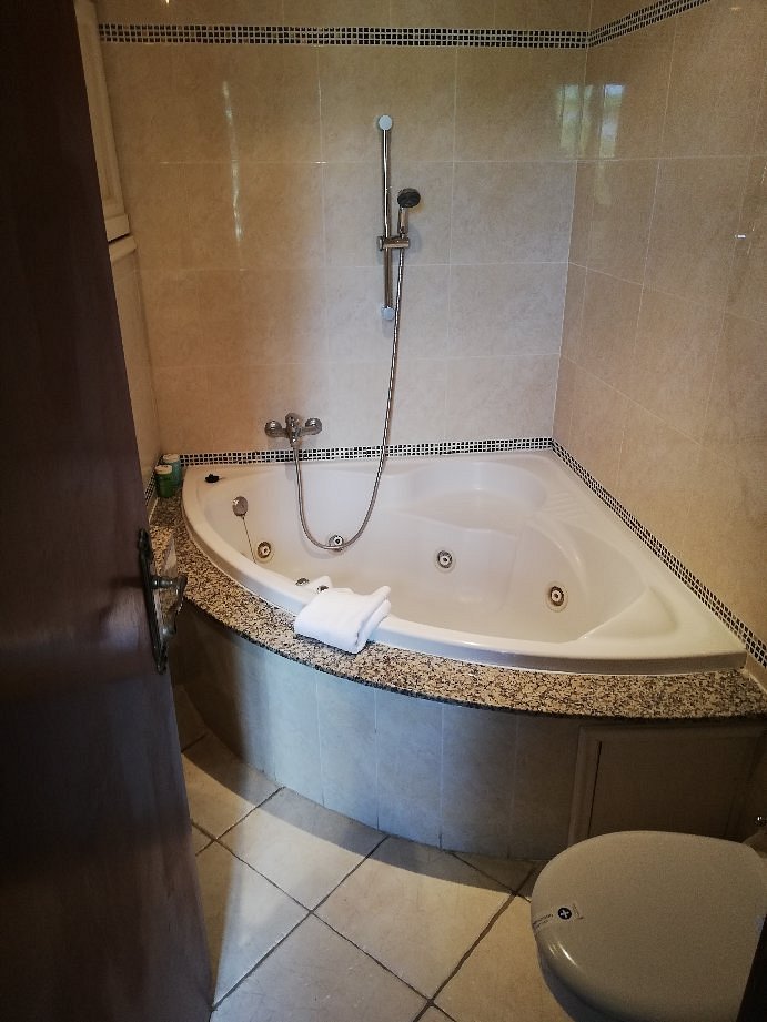 Hotel Cap Roig by Brava Hoteles, habitación con jacuzzi privado