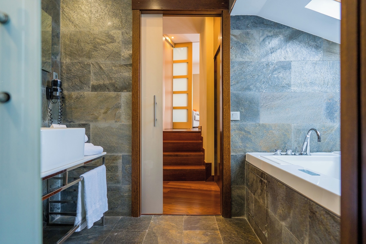 Hotel Compostela, habitación con jacuzzi privado