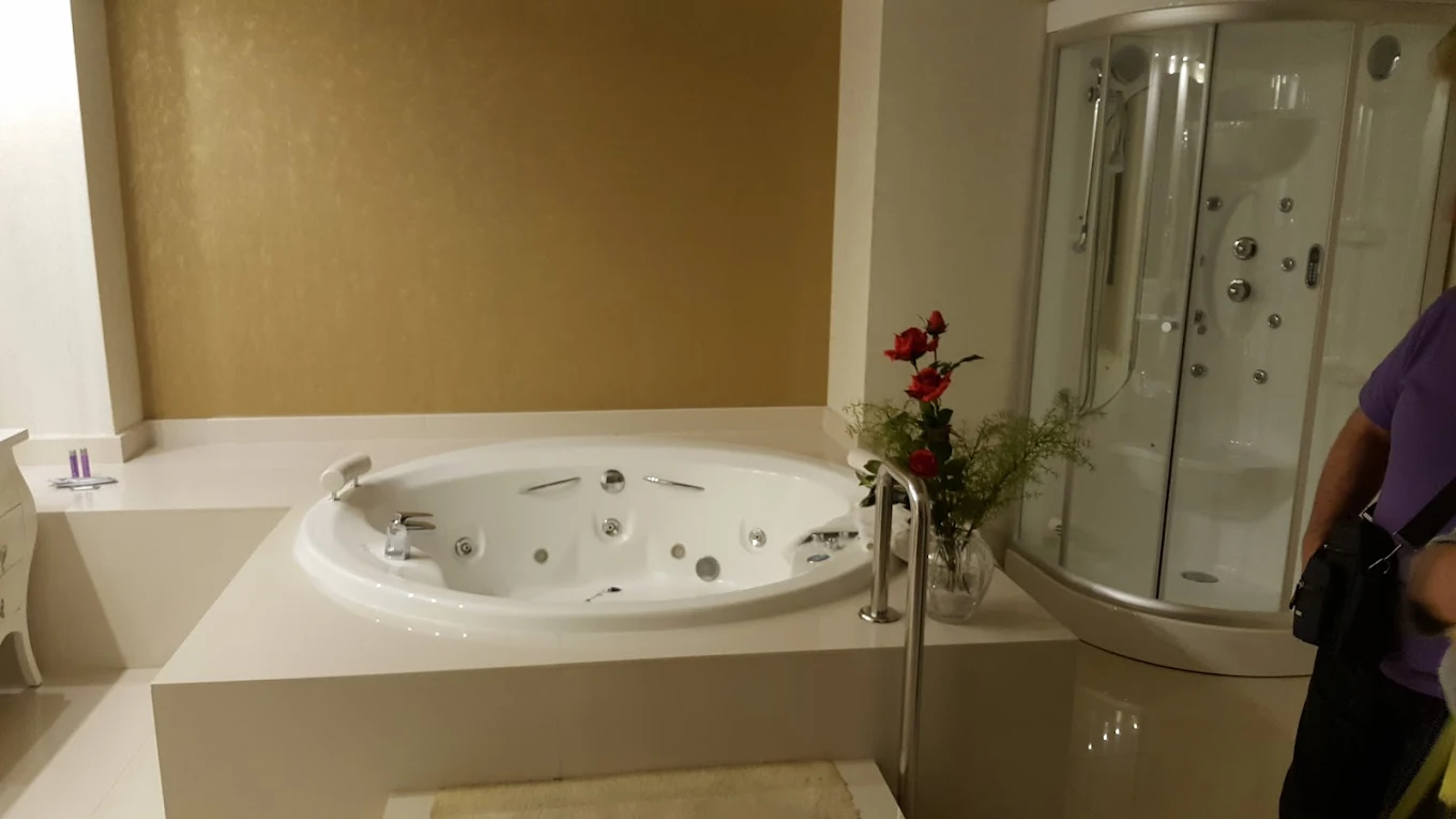 Hotel Infanta Leonor, habitación con jacuzzi privado